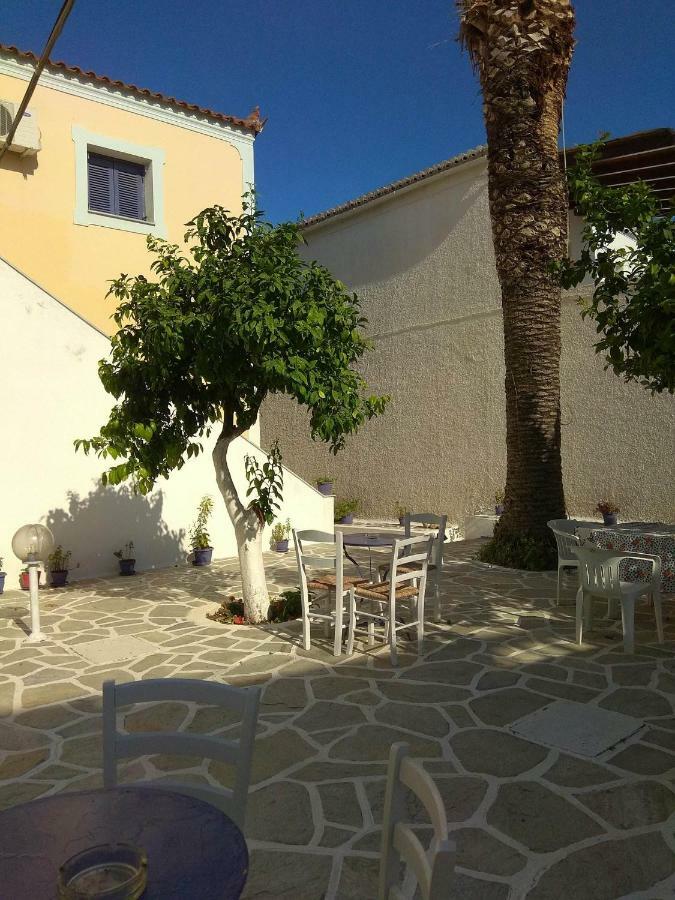 Old Harbor Apartments Spetses Town Luaran gambar