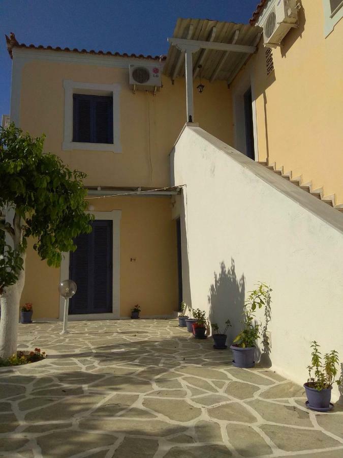 Old Harbor Apartments Spetses Town Luaran gambar